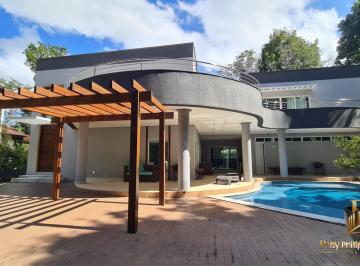 Casa à Venda em Aldeia com Terraço Gourmet e Piscina Vista p/ Mata · Casa à Venda em Aldeia com Terraço Gourmet e Piscina Vista p/ Mata