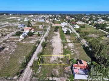 Terreno · 300m² · Terreno no Village Norte a 780mt do mar em Balneário Gaivota