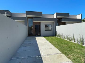 Casa · 62m² · 2 Quartos · 2 Vagas · Casa com piscina e espaço de terreno em Matinhos