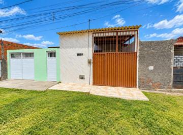 Casa de 2 quartos, Fortaleza · Casa em um terreno de 100 m² com 2 suítes à venda em Jangurussu