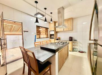 Casa de 3 quartos, Guará · Guará 2 II QE 24 Laje 200m Cozinha Gourmet reformada 3 quartos aceita financiamento armários planeja