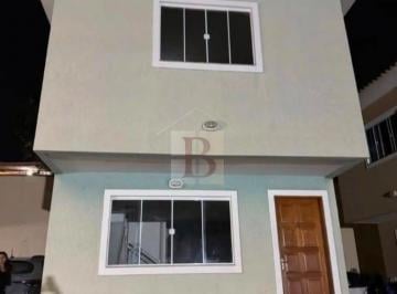 Foto 01 · Casa em Condomínio de Alto Padrão em Serra Grande, Niterói-RJ: 2 Quartos, 1 Suíte, 3 Salas, 2 Banhei