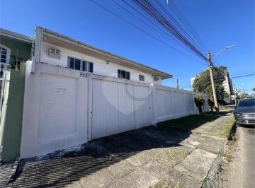 Casa de 4 quartos, Curitiba · Sobrado à Venda no Pinheirinho Curitiba | 4 Quartos, 4 Vagas e 211,83 m²
