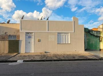 Photo 1 · Praticidade, Aconchego e Área Livre! Casa de 1 Quarto com Quintal