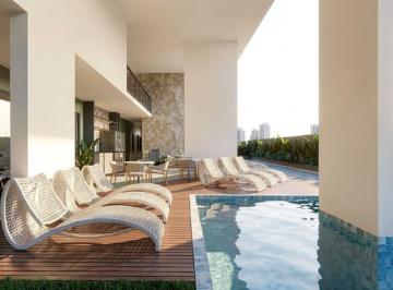 Piscina aquecida com deck de madeira e espreguiçadeiras (imagem ilustrativa) · Maior studio do Bothanic: 37,57 m² com terraço, no Centro de Itajaí