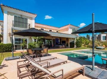 Casa · 500m² · 6 Quartos · 8 Vagas · Casa de Condomínio para venda em Condomínio Terras De São José Ii de 500.00m² com 6 Quartos, 6 Suite