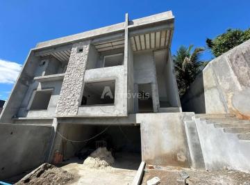 Casa · 260m² · 3 Quartos · 2 Vagas · Linda casa de alto padrão América