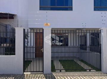 Casa · 2 Quartos · 1 Vaga · Casa de 2 quartos e 2 banheiros em Camobi