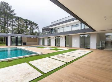 Casa de 6 quartos, São José dos Pinhais · Refúgio de Luxo a 15 min do Jardim Botânico de Curitiba