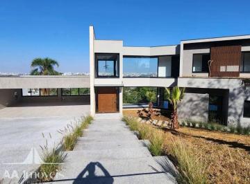Casa de 4 quartos, Barueri · CASA À VENDA E PARA LOCAÇÃO NO TAMBORÉ 1 | 4 SUÍTES E MATA