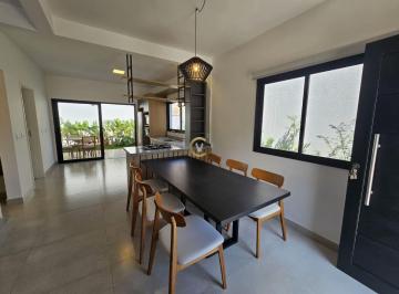 Casa de 3 quartos, Valinhos · Condomínio Vila Verde em Valinhos, Casas Isoladas com 3 quartos (1 suíte)