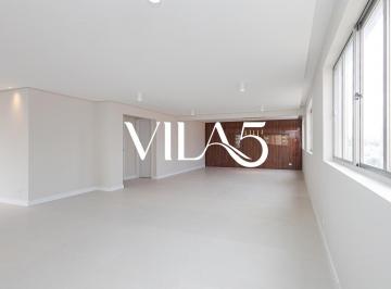 1 · Sofisticação e Espaço no Batel: Apartamento de 231 m² em Frente à Praça do Japão