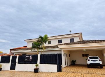 Casa de 4 quartos, Brasília · Casa com 560 m² construídos em dois terrenos no Condomínio Novo Horizonte