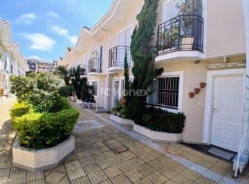 Casa de 3 quartos, São Paulo · Casa á venda no condomínio Village Vitória, localizado na Parada Inglesa, perto do metro c/3 quartos