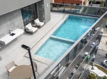 Piscina externa do Space Soul · Space Soul: apartamento com 3 suítes no Centro de Itajaí