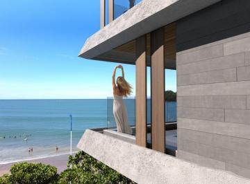 Perspectiva de sacada de frente para o mar (imagem ilustrativa) · Apartamento frente mar com 199 m² e 4 suítes em Cabeçudas