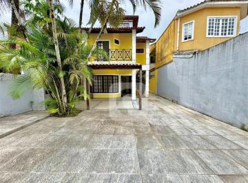 Casa · 120m² · 4 Quartos · 2 Vagas · Casa duplex Condomínio em Vargem Grande