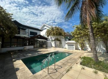 Casa · 442m² · 4 Quartos · 2 Vagas · Casa a Venda no Santa Monica classic 4 Quartos 480m2 de Terreno Barra da Tijuca