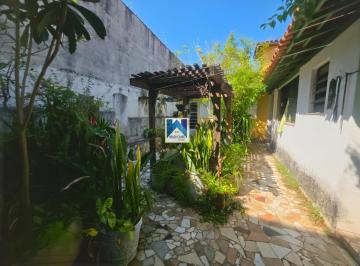 Casa · 190m² · 3 Quartos · 1 Vaga · Casa para venda em Centro de 190.00m² com 3 Quartos e 1 Garagem