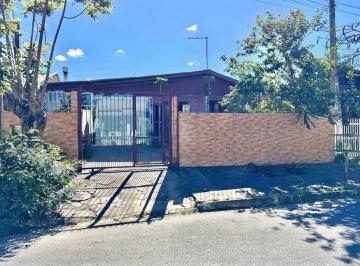 Casa · 120m² · 2 Quartos · 2 Vagas · Casa à venda - em Igara