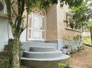 Casa · 231m² · 3 Quartos · 2 Vagas · CASA COM 3 DORMITÓRIOS, SUÍTE E AMPLO POTENCIAL NO CONDOMÍNIO CANTEGRIL