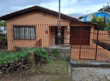 Casa · 92m² · 2 Quartos · 2 Vagas · Casa com 2 dormitórios, á venda no centro de Viamão.