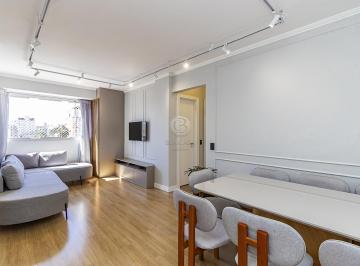 Sala · Maravilhoso reformado e mobiliado