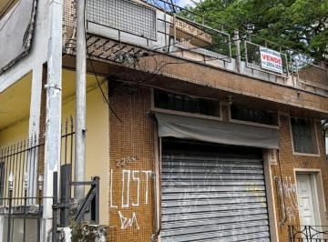 Casa de 6 quartos, São Paulo · 3 casas e um ponto comercial no mesmo terreno 216m² à venda na Vila Paiva