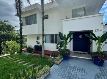 Foto 01 · CASA NO CONDOMÍNIO HORIZONTAL PRAIA BRAVA - 4 DORMITÓRIOS, PISCINA E 450 m2 PRIVATIVOS