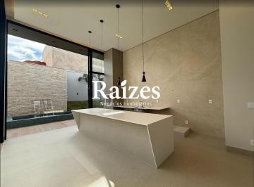 Casa · 226m² · 4 Quartos · 3 Vagas · Casa térrea com 4 suítes e lazer completo no Alphaville 2 em Uberlândia