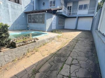 Casa · 150m² · 3 Quartos · 2 Vagas · Belíssimo imóvel na Antonio Francisco Lisboa, 3 dormitórios,1 suíte 3 banheiros, pátio na frente, 2