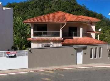Casa · 250m² · 6 Quartos · 6 Vagas · Casa no centro de Rio Novo do Sul, fino acabamento, aceita financiamento