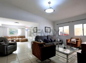 Casa · 276m² · 3 Quartos · 9 Vagas · Casa com 728m de terreno e 276m de área construída. 3 Quartos com Dependência. 9 vagas para carros