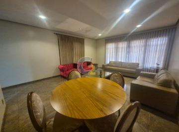 Apartamento · 177m² · 3 Quartos · 1 Vaga · Apartamento à venda no Centro com 3 quartos, 1 suíte e 1 vaga de garagem.