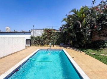 Casa · 166m² · 3 Quartos · 2 Vagas · Casa com 3 dormitórios e piscina no Alto da Moóca.
