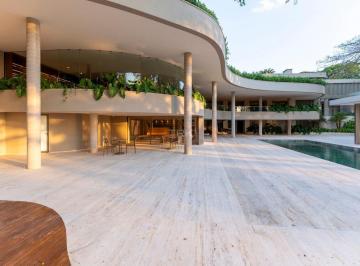 Casa · 2940m² · 10 Quartos · Toda boa história merece uma pequena reviravolta.