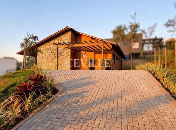 Casa · 190m² · 3 Quartos · 10 Vagas · Casa nova e linear no Gran Royalle