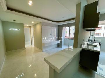 Apartamento · 60m² · 2 Quartos · 1 Vaga · Apartamento Reformado de 2 Quartos com Varanda e Vaga Coberta na Praia das Gaivotas – Ed. Penedo