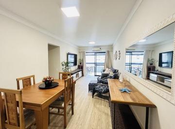 c95d1a5845839c51b1fae367f9e0e9490e253e81 · Apartamento a venda mobiliado, a 50 metros do mar. Pitangueiras - Guarujá /SP.