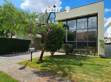 Casa · 233m² · 3 Quartos · 4 Vagas · Casa térrea para locação com 233m² de área construída e lote 434m², 03 suítes plenas, piscina no Jar