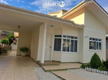 Casa · 130m² · 3 Quartos · 2 Vagas · Casa mobiliada com 3 quartos e suíte à venda no Centro de Palhoça