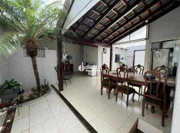 Casa · 250m² · 3 Quartos · 3 Vagas · Casa residencial com 3 quartos sendo 1 suíte disponível para locação no bairro Pacaembu em Uberlândi