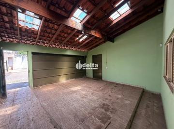 Casa · 130m² · 3 Quartos · 2 Vagas · Casa residencial com 3 quartos sendo 2 suítes disponível para locação no bairro Tubalina em Uberlând