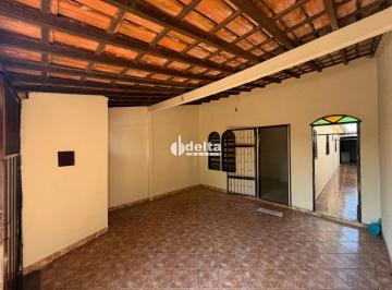 Casa · 150m² · 3 Quartos · 1 Vaga · Casa residencial com 3 quartos sendo 1 suíte disponível para locação no bairro Jardim Ipanema em Ube