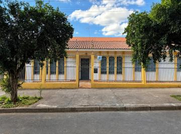 Casa · 149m² · 3 Quartos · 2 Vagas · Casa de esquina com 3 quartos, suíte e amplo espaço externo - Zona 07 - UEM | Maringá