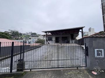 Casa · 80m² · 2 Quartos · 1 Vaga · Casa para locação no bairro Água Verde em Blumenau.
