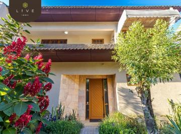 Casa · 300m² · 3 Quartos · 6 Vagas · Sobrado à venda no Fanny, com 03 dormitórios e edícula nos fundos!