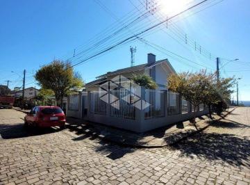 Casa · 266m² · 4 Quartos · 4 Vagas · Casa de esquina à venda no bairro São Cristóvão!