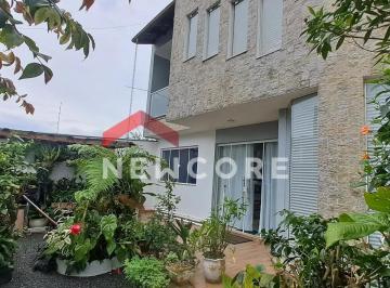 Casa en Venda de 4 quartos Itacolomi · Sobrado em Rua Santa Inês - Itacolomi - Balneário Piçarras/SC