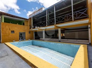 Casa · 493m² · 8 Vagas · Casa à venda em Centro - CE